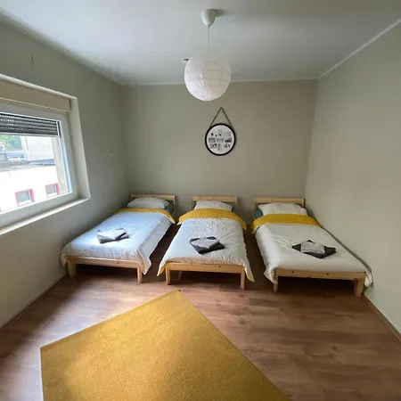 Emas 5 Mit 3 Einzelbetten, Kueche Apartman